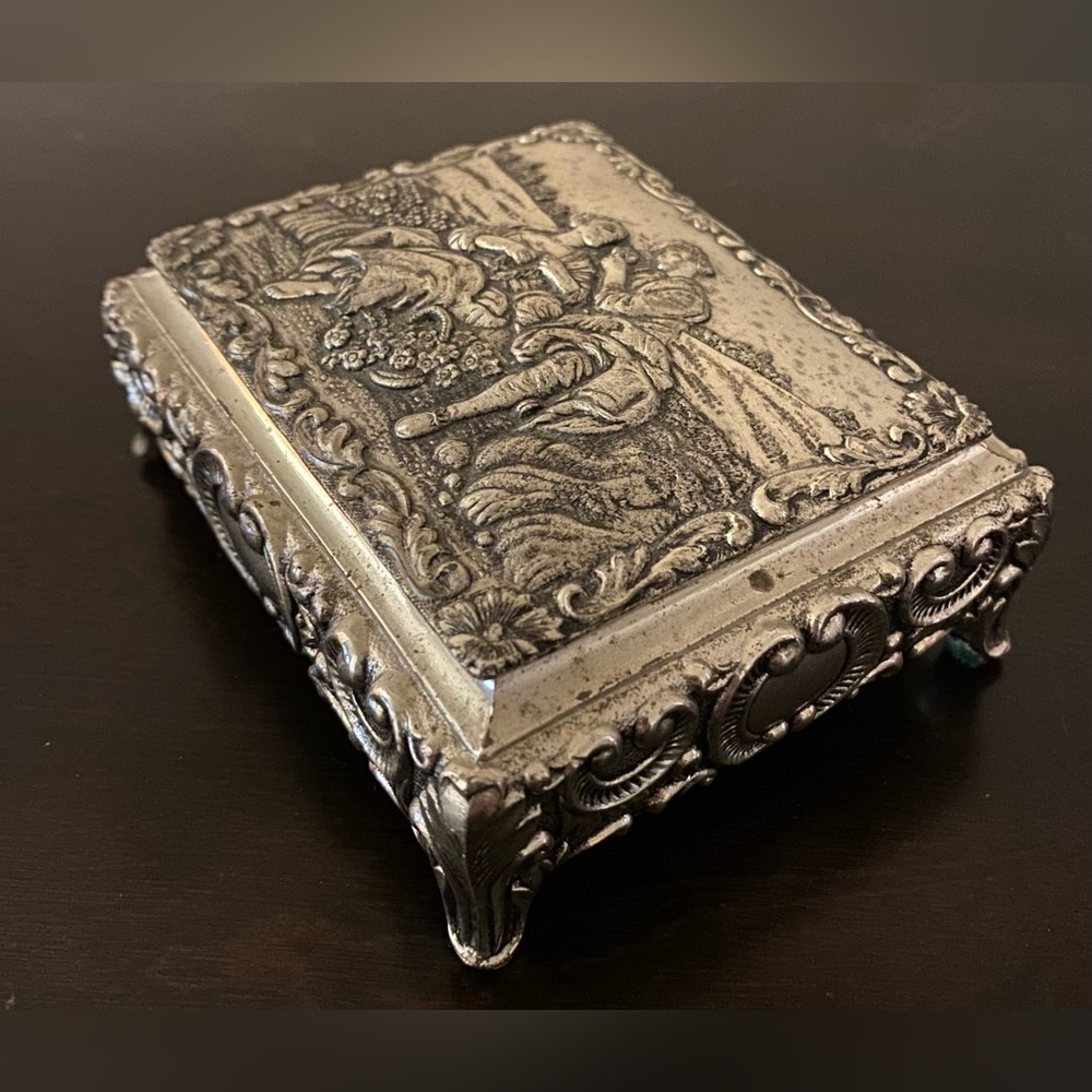 Vintage Silver Tone Trinket Box Footed Jewelry Box Ornate Floral Velvet Lined - Picture 4 of 6